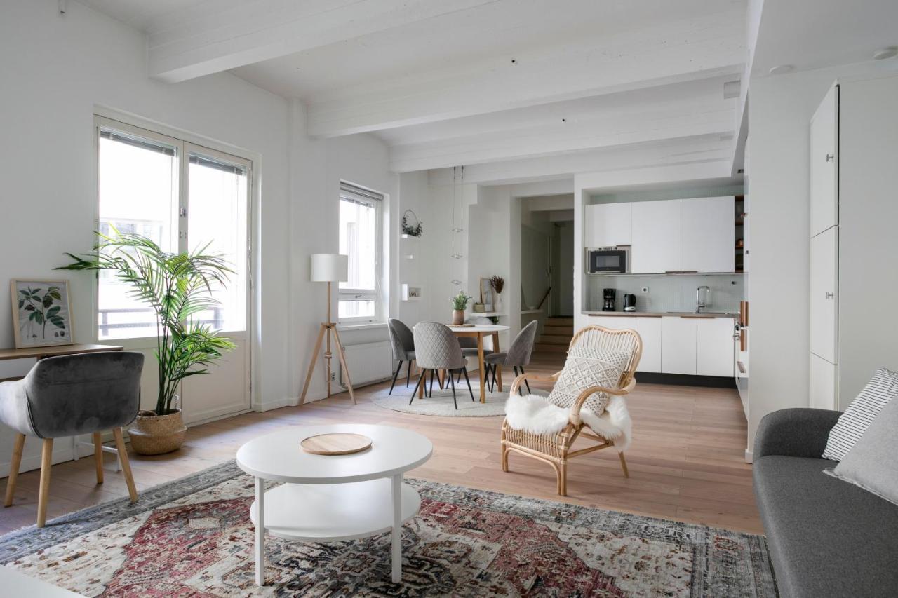 2Ndhomes Loft Apartment With Spa & Balcony By The White Church Гельсінкі Екстер'єр фото